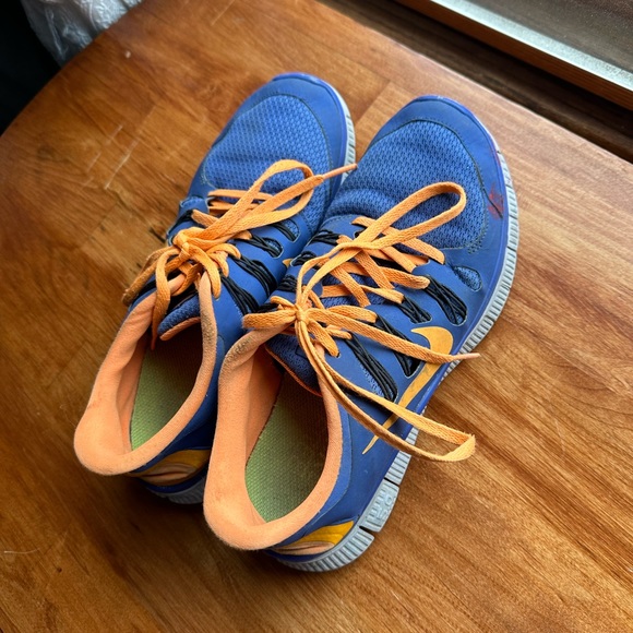 Nike Free 2.0 Women’s Running Shoe. Lightly worn. Size 8.5 - Picture 7 of 7